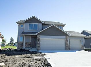 509 Sycamore Dr NW, Bondurant, IA 50035