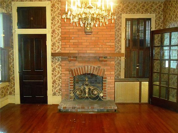 4th image of 1527 Amanda Ave