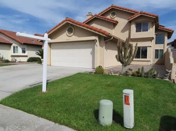 1085 Winding Oak Dr, Chula Vista, CA 91910