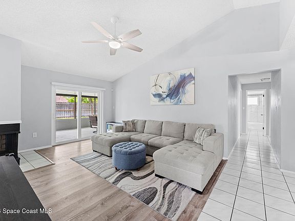 5th image of 3062 Longwood Blvd
