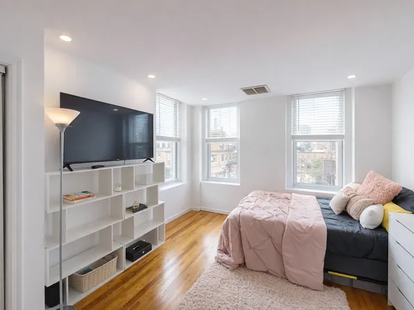 253 3rd St APT 3C, Hoboken, NJ 07030