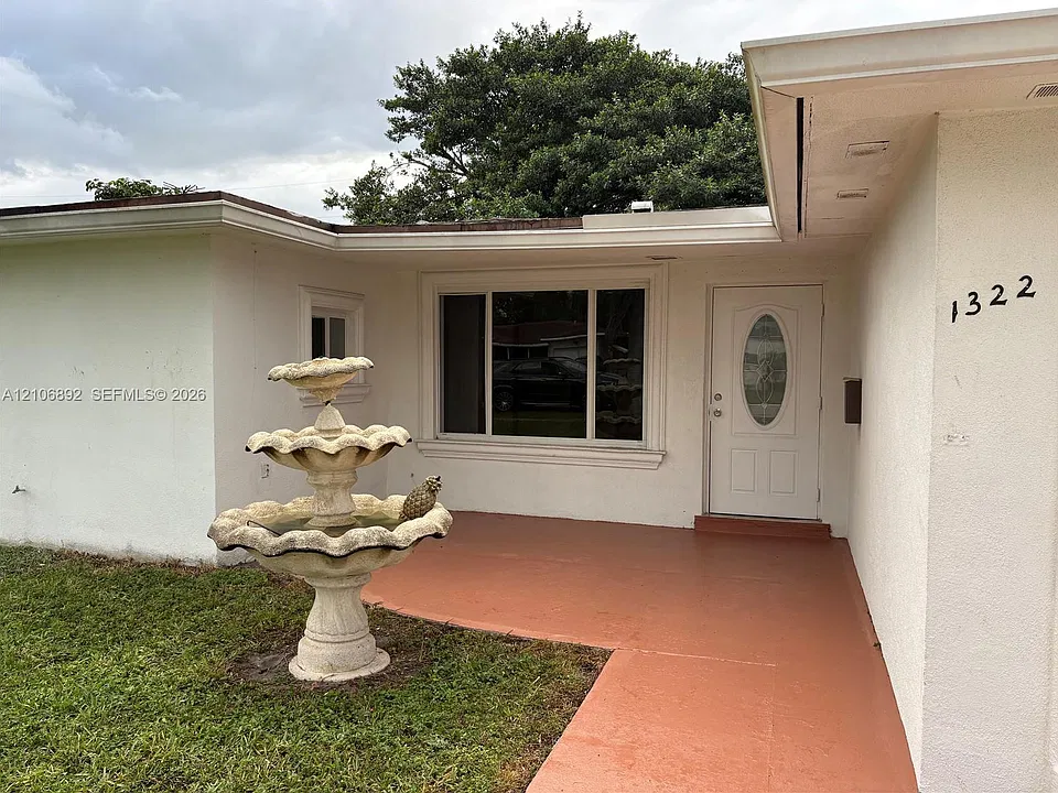 1322 N 31st Rd