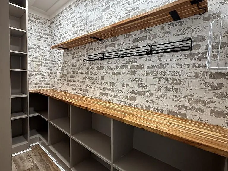 walk-in pantry