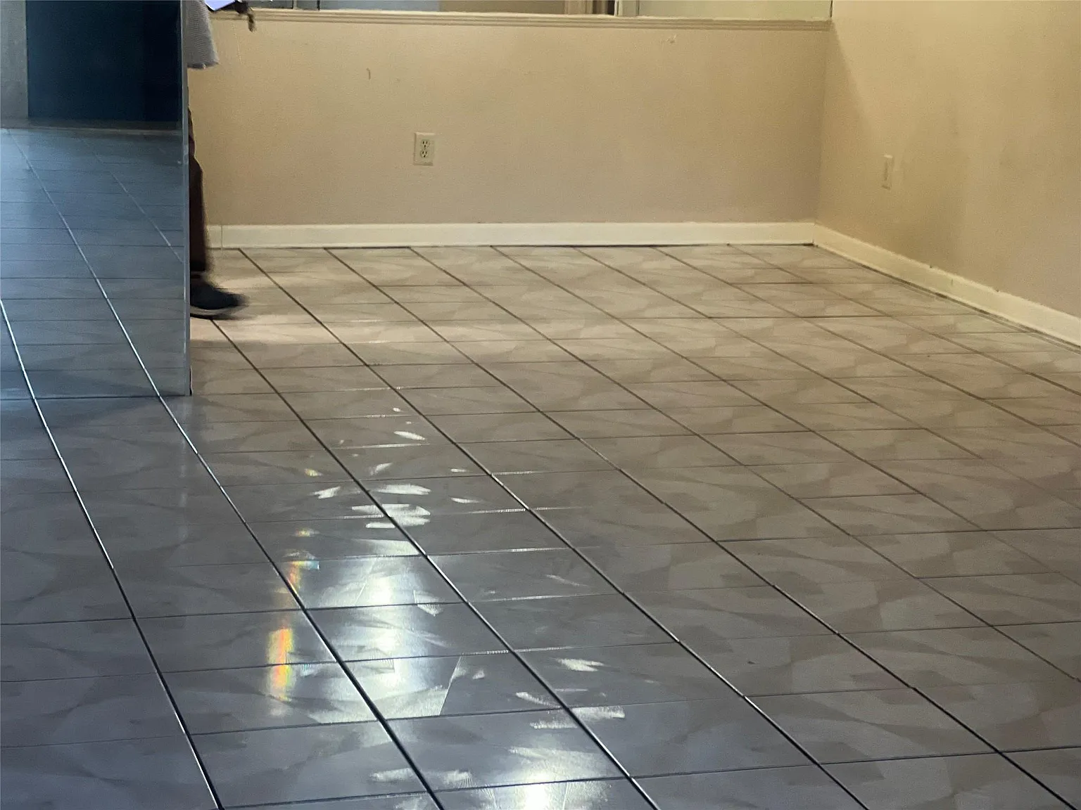 2 bed, 2.0 bath, 1068 sqft, $1,200 — Photo 3