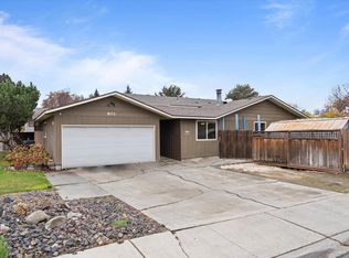 803 N Quillan St, Kennewick, WA 99336