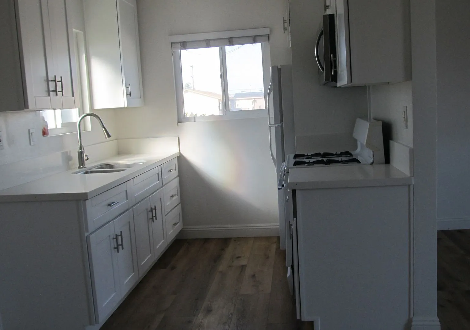 1354 Iris — Photo 3