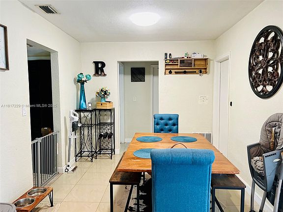 4th image of 8106 NW 21st Ct