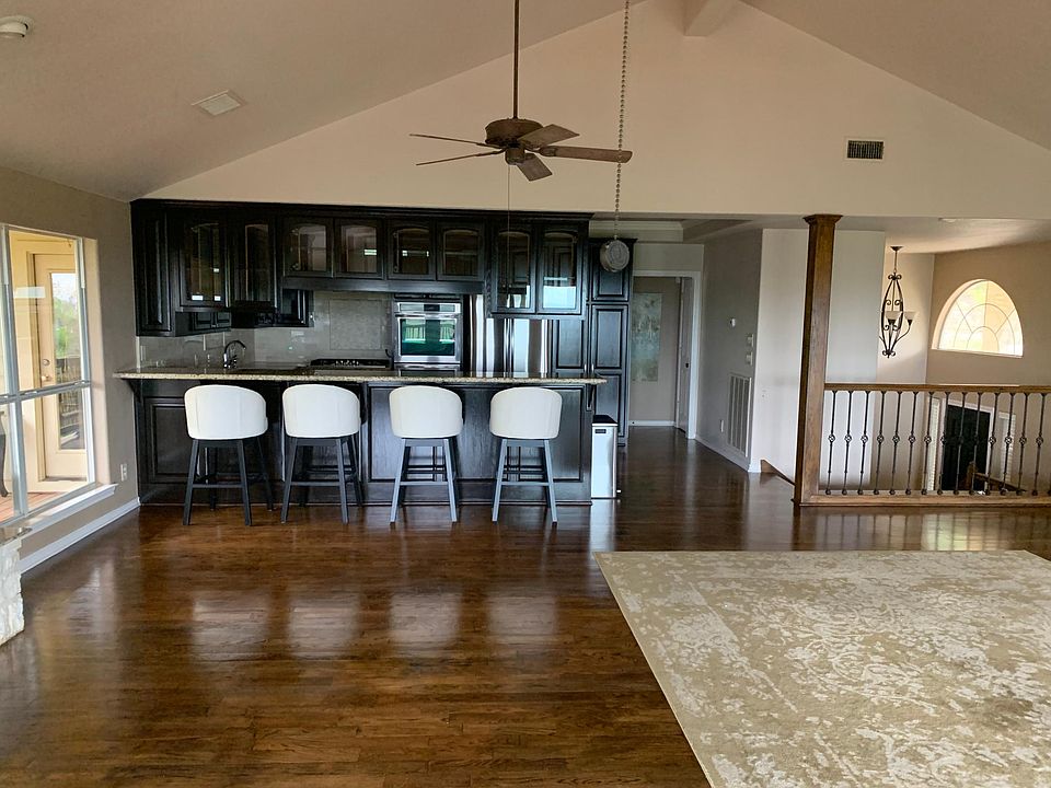 1st image of 8435 Briar Wood Cir