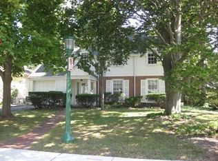 1028 Cherokee Rd, Wilmette, IL 60091