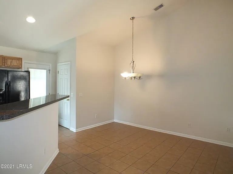 255 Colony Dr — Photo 4