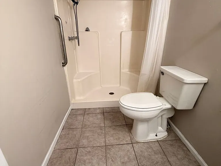 440 E Madison St — Photo 13