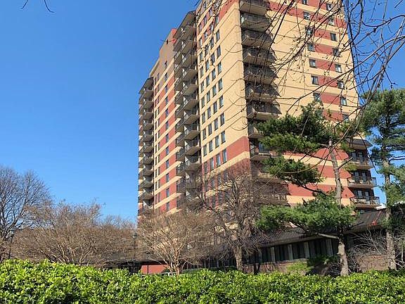 2nd image of 801 N Pitt St APT 518