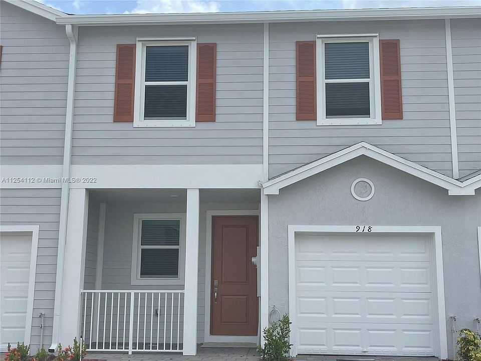 1st image of 918 SE 17th Ct #918