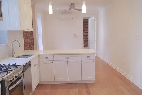 Rented by Avenue Sotheby's International Realty | media 13