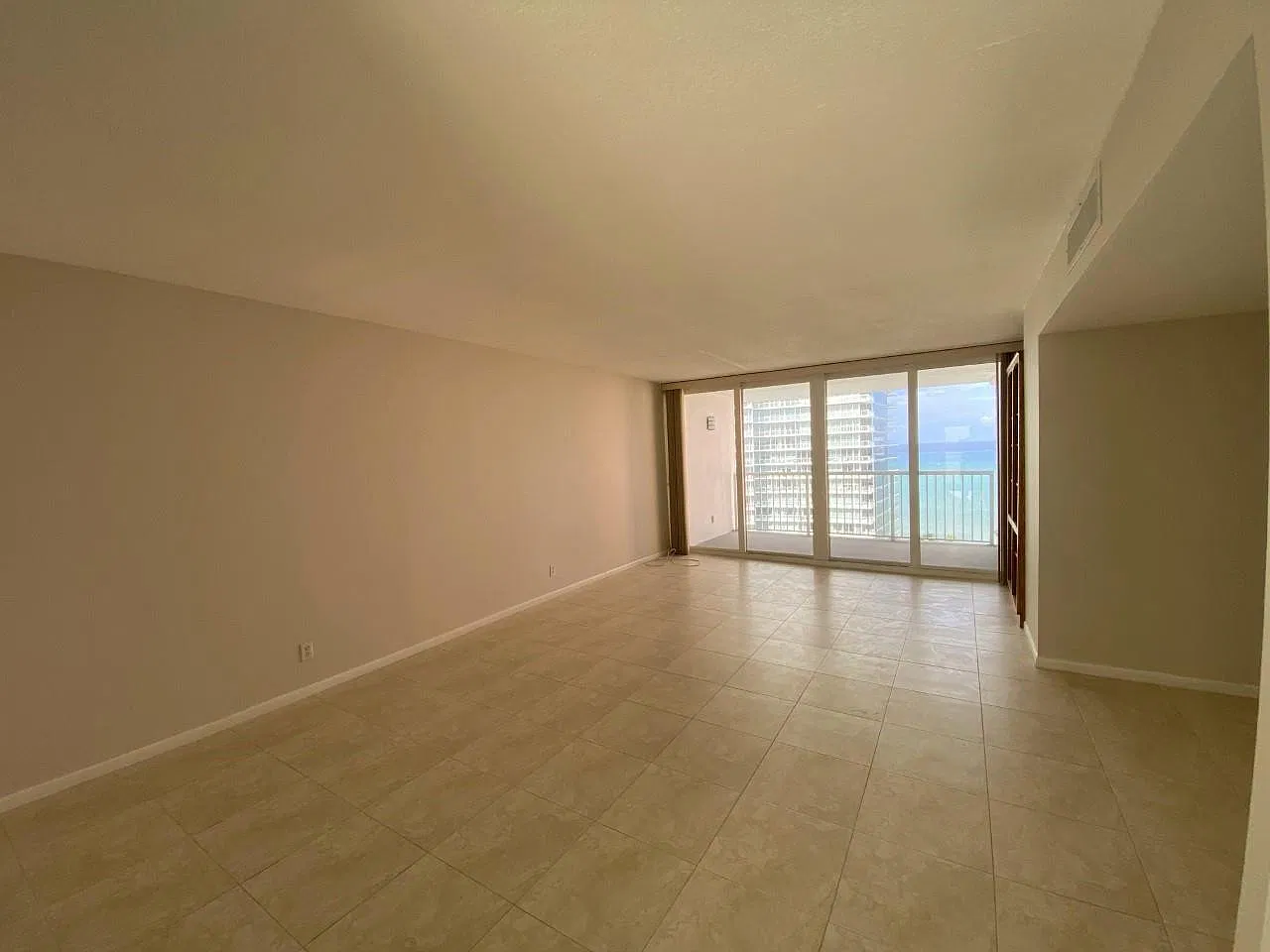 2 bed, 2.0 bath, 1425 sqft, $3,200 — Photo 4