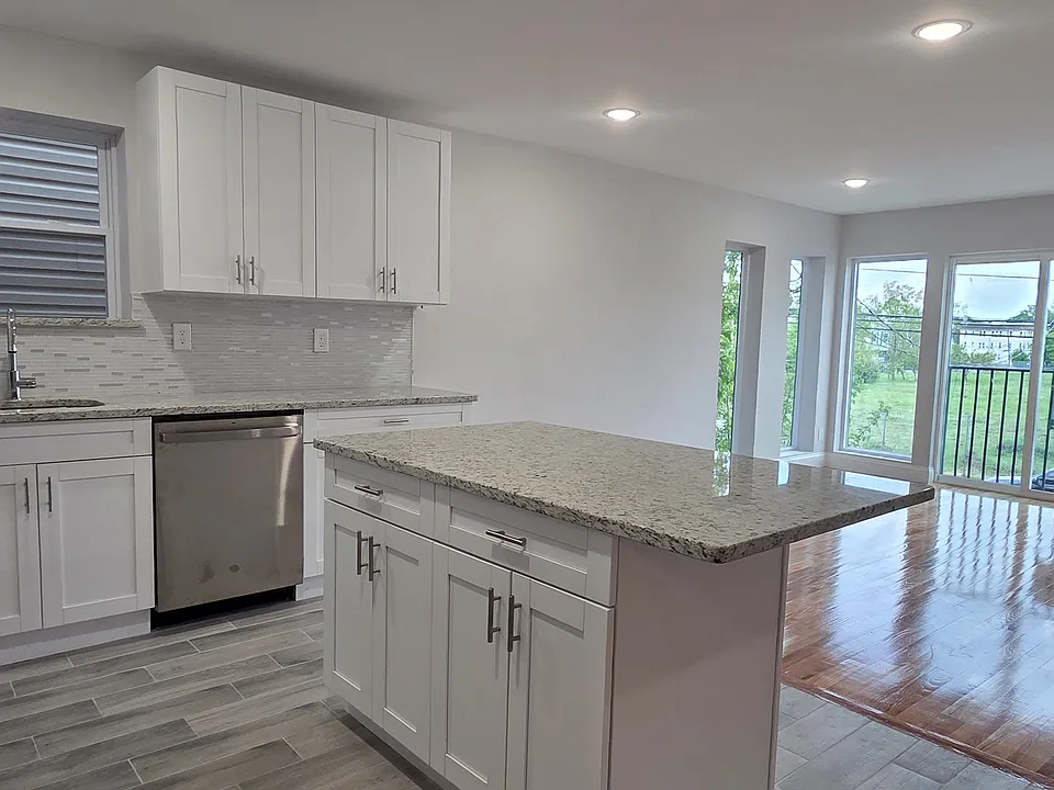 465 Hawthorne Ave #1