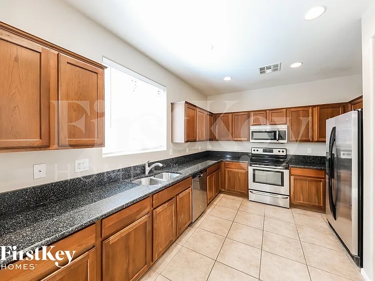 25942 N 54th Ave — Photo 5