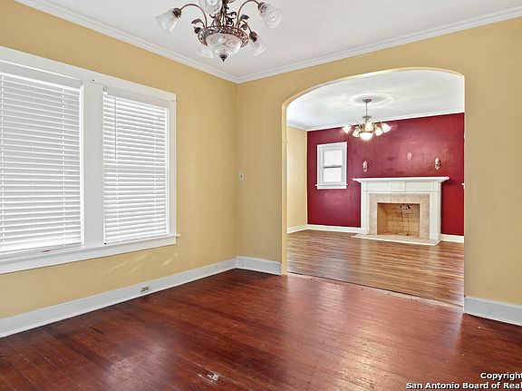 3rd image of 419 Barrett Pl