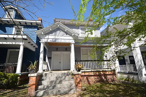 536 E Waldburg St #B Photo 1