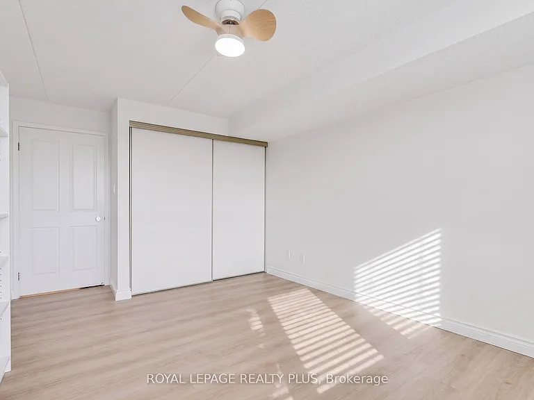 8 Christopher Ct #603 — Photo 26