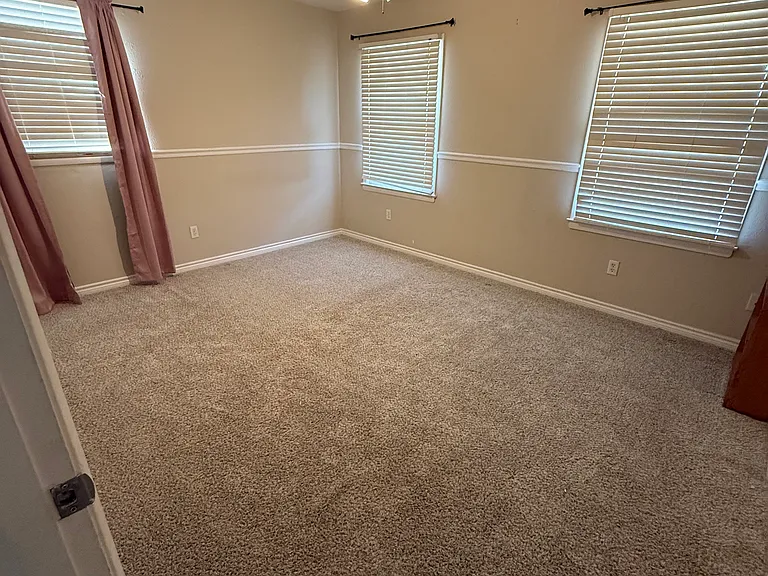 2703 Rebecca Dr — Photo 11