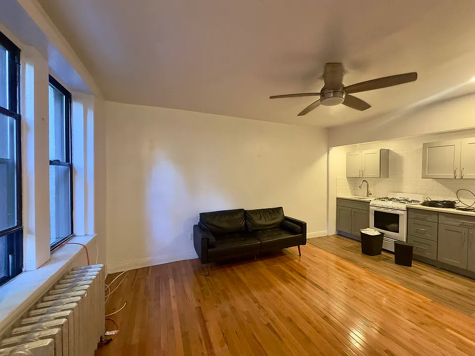 274 Gates Ave #2