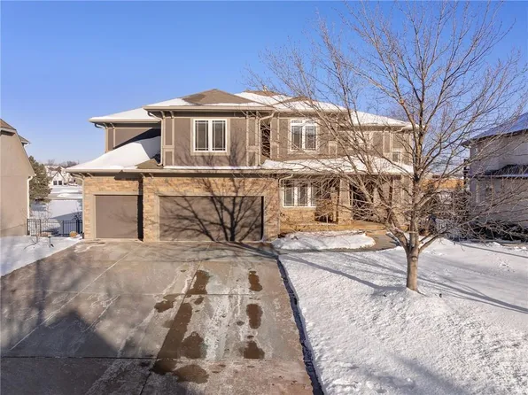 16253 S Summertree Ln, Olathe, KS 66062