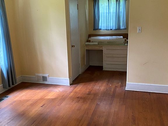 2nd image of 42 Pine Level Dr