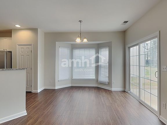 5th image of 1019 Canopy Dr