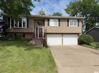 2957 9 1/2 St, East Moline, IL 61244