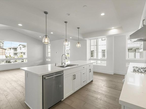 5th image of 13102 Sepulveda Cir