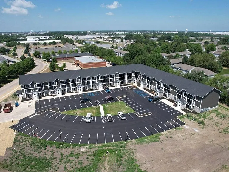 Amelia Place Apartments — Photo 11
