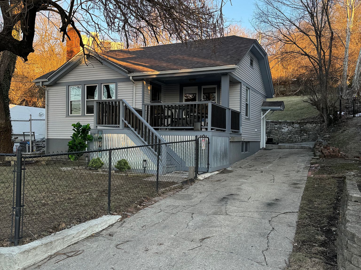 2320 Riverside Dr, Cincinnati, OH 45202 | Zillow
