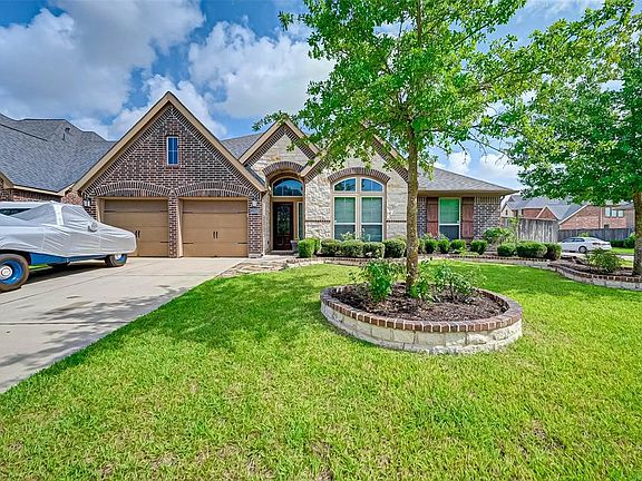 3rd image of 27918 Colonial Point Dr