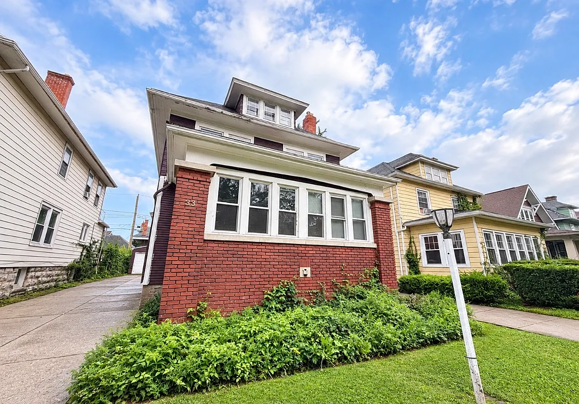 7 bed, 2531 sqft, $2,300 — Photo 1