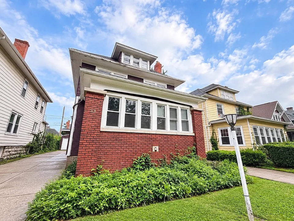 33 Blaine Ave