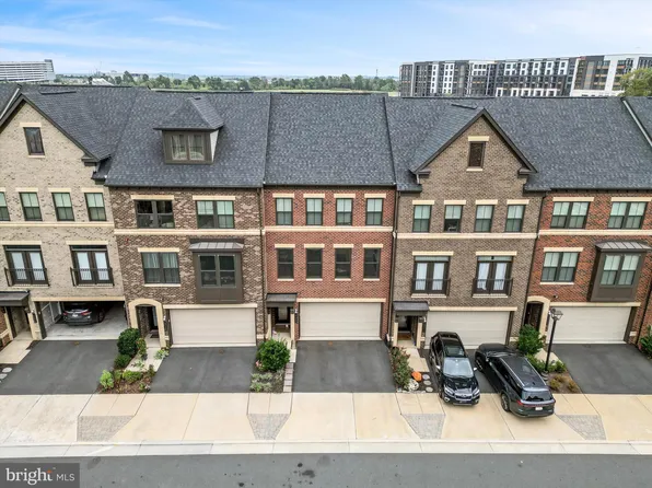 22260 Cornerstone Crossing Ter, Ashburn, VA 20148