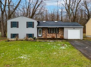7242 Lakeshore Rd, Cicero, NY 13039