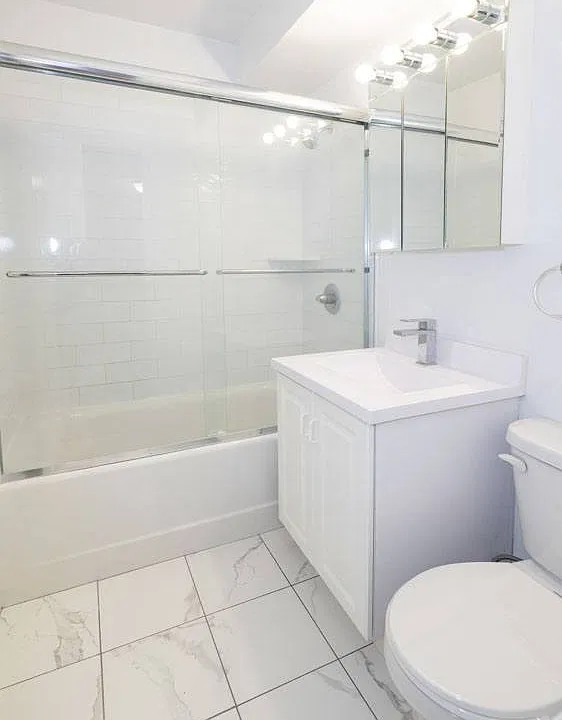 4 Rm 1 Bd - Bathroom