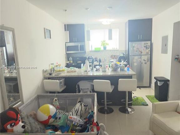 2nd image of 1025 SW 7th Ave APT 6