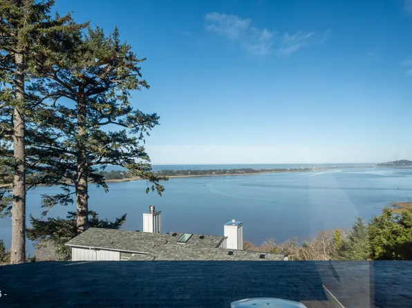 25 Bluffs Ct, Gleneden Beach, OR 97388