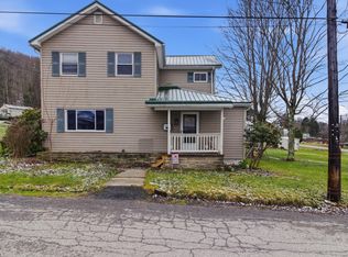 915 Thompson St, Reynoldsville, PA 15851
