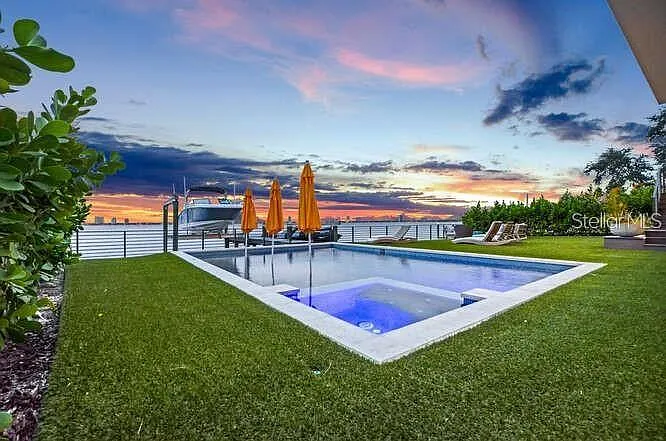 6 bed, 6.5 bath, 6551 sqft, $63,000 — Photo 4