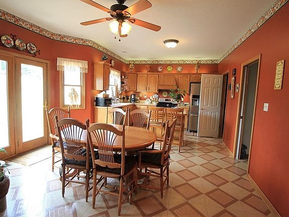 2nd image of 1386 Glenoak Dr