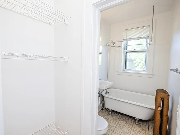 Dayton Apartments — Photo 16