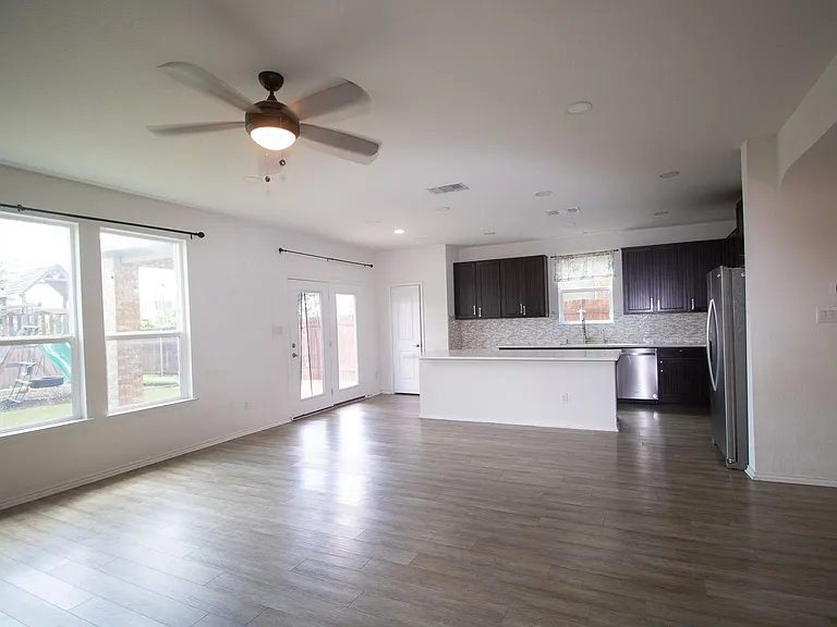 2105 Ebony Dove St — Photo 6