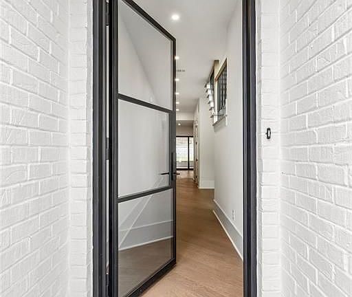 4th image of 3016 Ringle Rd