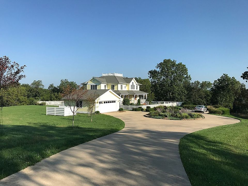 2nd image of 2067 Kiowa Ln