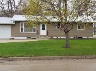 510 N Cloud St, Clark, SD 57225