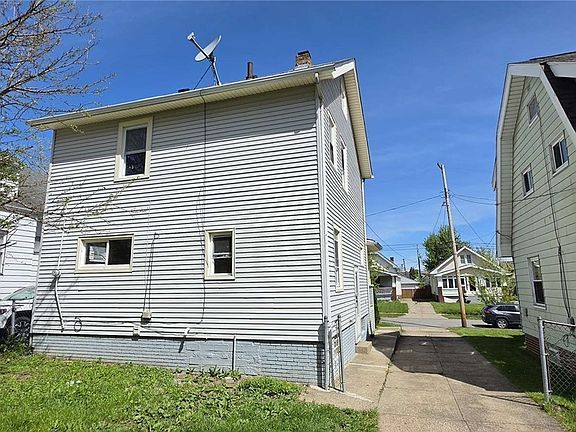 2nd image of 3005 Hillcrest Ave